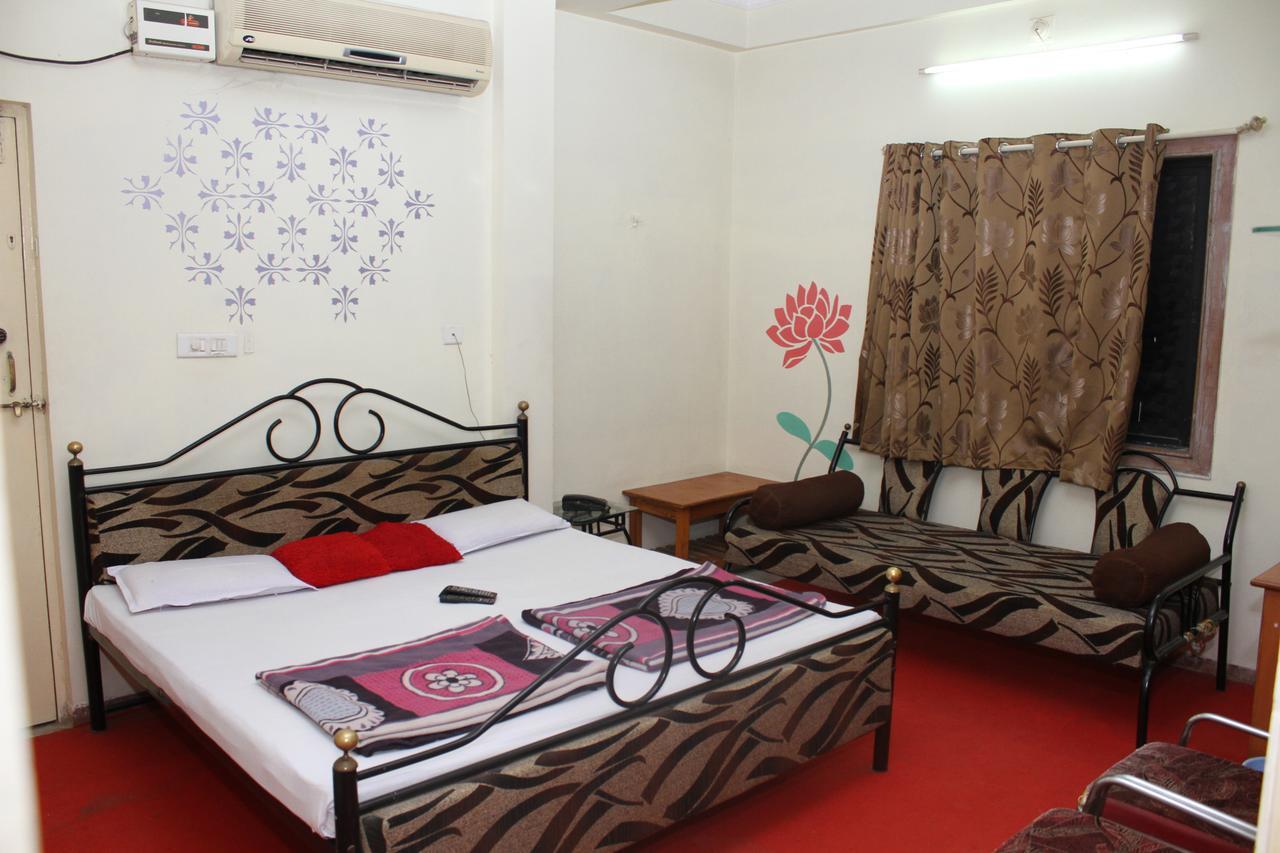 Hotel Bhagwat Palace Latur Экстерьер фото